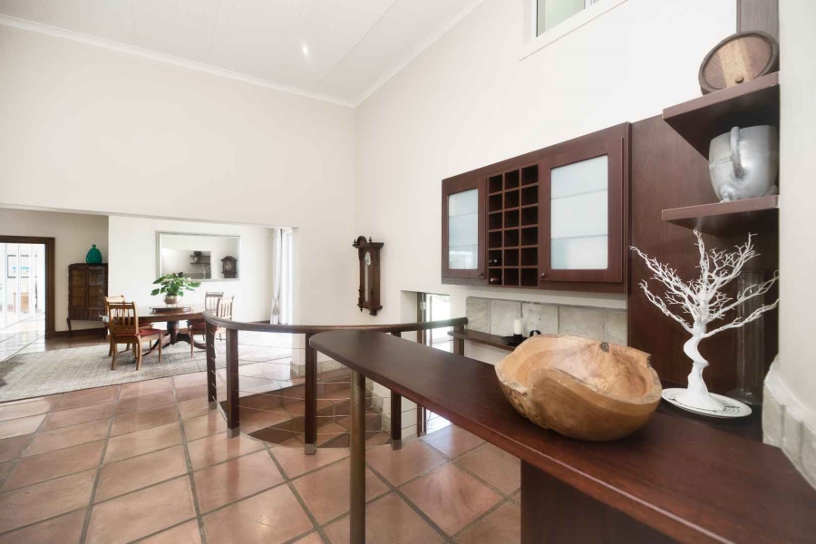 5 Bedroom Property for Sale in Fernkloof Estate Western Cape